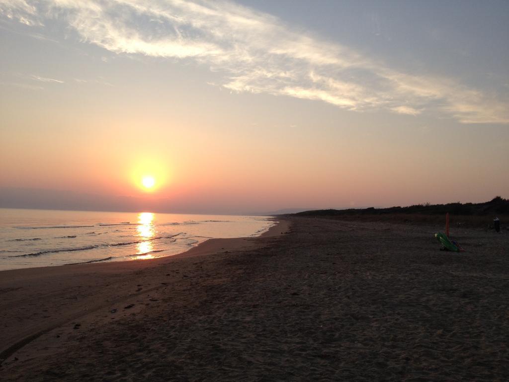 Camping Villaggio Riviera Foce Varano Exteriör bild